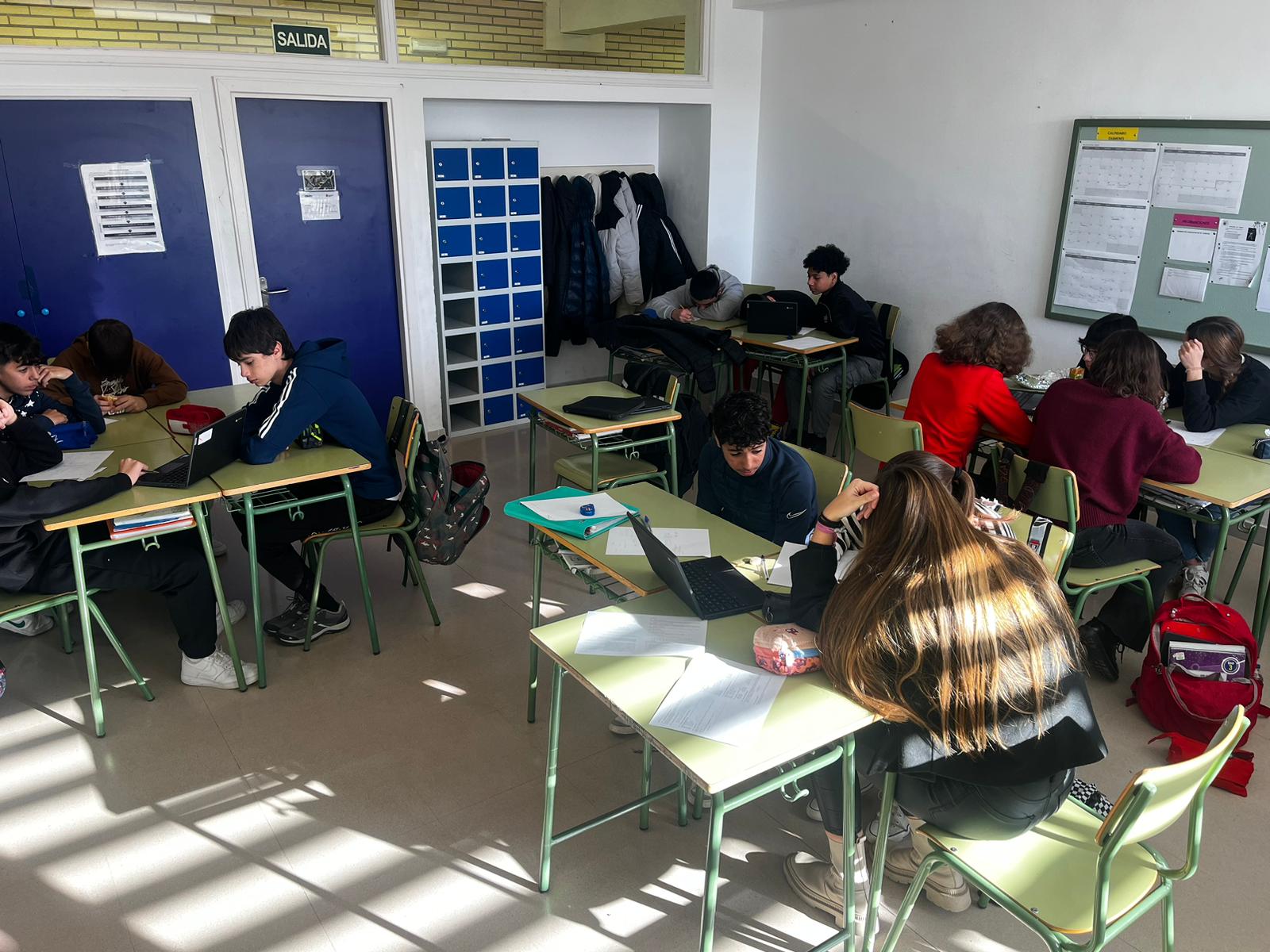   Nuestros alumnos de 3º también han participado en este concurso internacional con retos de física y química y matemáticas